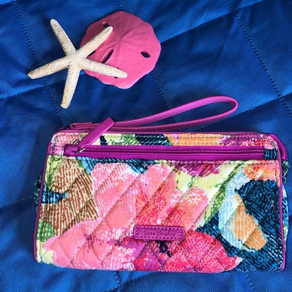 Vera Bradley Wristlet - Picture 1 of 7